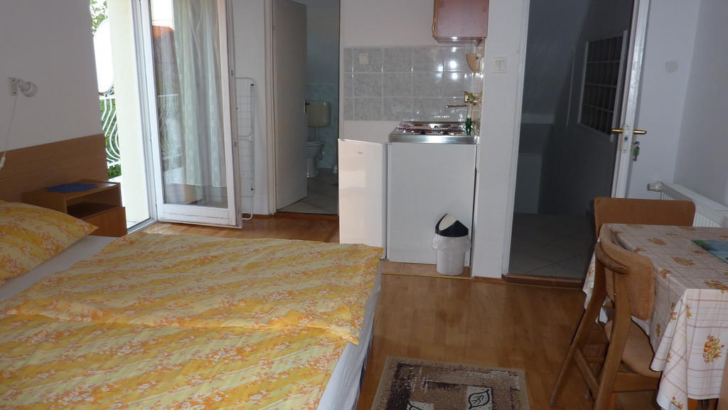 Bridgehaus Apartment Balatonfured Room photo